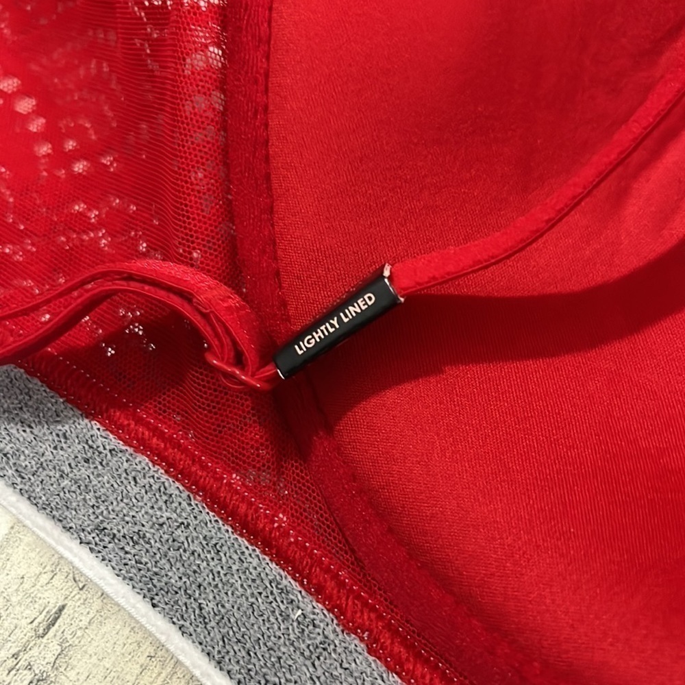 Victoria’s Secret Lightly Lined t-shirt red lace bra Size 34C - Picture 8 of 9